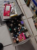 Nagellak verschillende kleiren en kunstnagels/stickers, Ophalen of Verzenden, Overige kleuren, Handen en Nagels