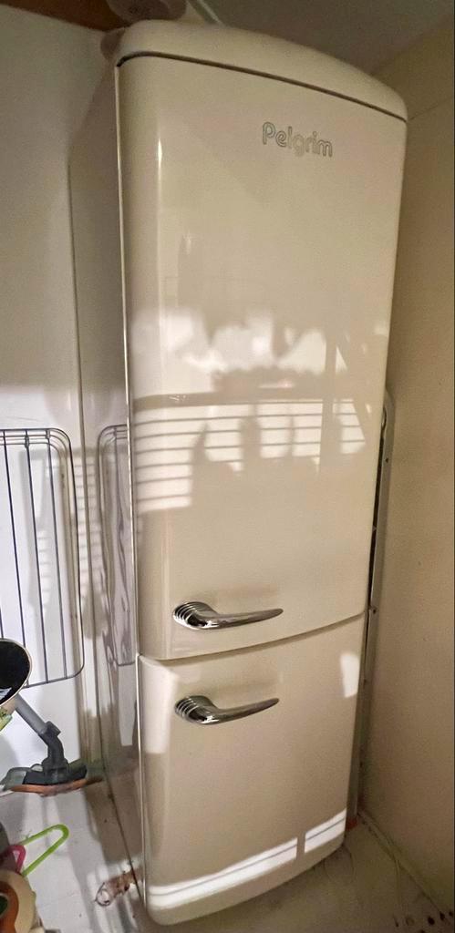 Pelgrim Retro Koel-Vriescombinatie - Roomwit beige, Witgoed en Apparatuur, Koelkasten en IJskasten, Gebruikt, Met vriesvak, 200 liter of meer