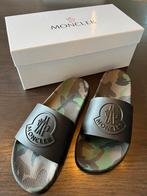 MONCLER badslippers camouflage ALS NIEUW!, Ophalen of Verzenden, Zwart, Overige maten