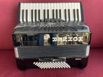 Nieuwe Hohner Bravo Silent Key accordeon . 72 bas.Licht ., Muziek en Instrumenten, 72-bas, Nieuw, Hohner, Met riemen