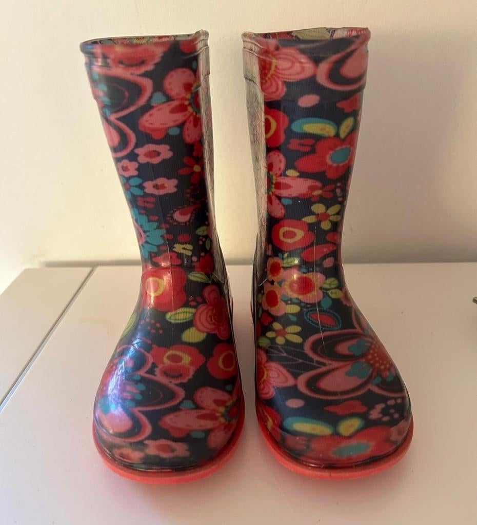 regenlaarsjes laarzen maat 23 met bloemen, Kinderen en Baby's, Kinderkleding | Schoenen en Sokken, Ophalen of Verzenden, Gebruikt