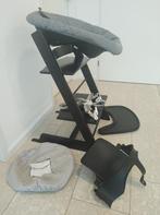 Stokke Tripp Trapp kinderstoel 7 delig en alles in het zwart, Ophalen, Zo goed als nieuw, Meegroeistoel, Stoelverkleiner
