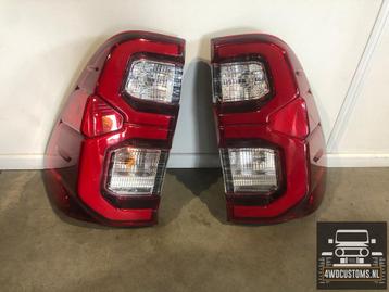 Achterlicht led Toyota hi lux  L en R  origineel  per stuk   beschikbaar voor biedingen