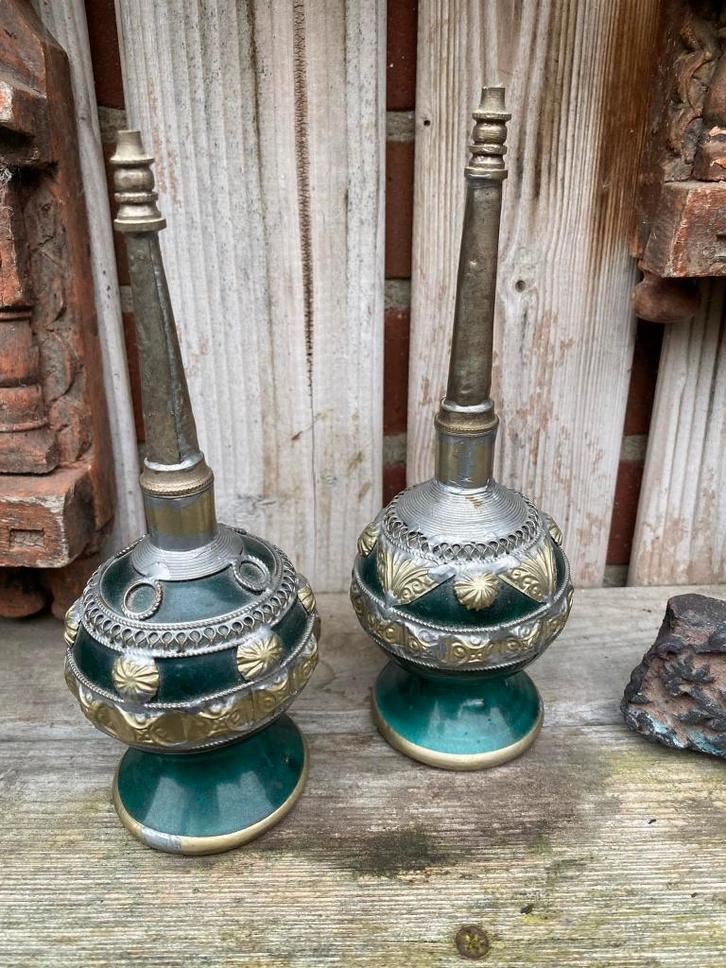 Vintage Marokkaanse groene kleifles prachtig versierd., Antiek en Kunst, Kunst | Niet-Westerse kunst, Ophalen of Verzenden