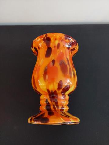 Prachtige vintage glazen vaas art deco beschikbaar voor biedingen