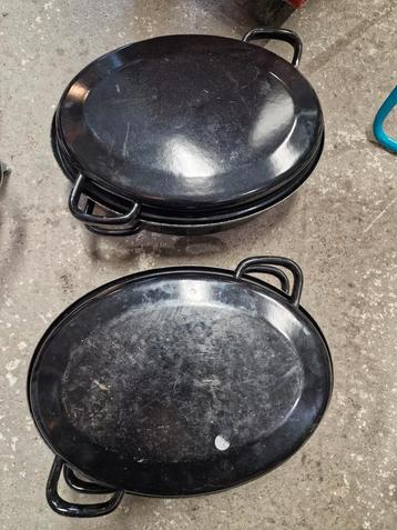 Pannen + Keukenweegschaal beschikbaar voor biedingen