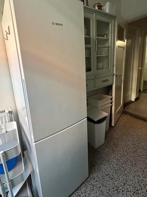 Koelvriescombinatie merk Bosch, Witgoed en Apparatuur, Koelkasten en IJskasten, Gebruikt, Met aparte vriezer, 200 liter of meer