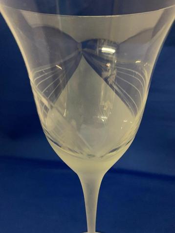 Luxe wijnglas beschikbaar voor biedingen