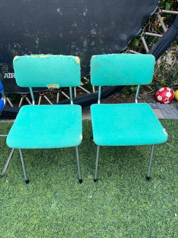 2 'gispen' look a like stoelen opknappertjes kleir groen beschikbaar voor biedingen