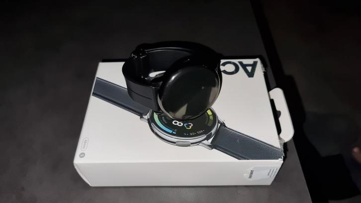 Samsung Galaxy Watch Active2 - Weinig gebruikt!, Sieraden, Tassen en Uiterlijk, Smartwatches, Zo goed als nieuw, Android, Zwart