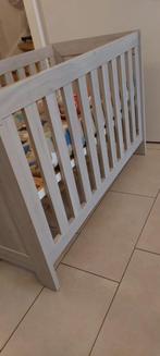 Babykamer: ledikantje + commode ophalen in overleg, Ophalen, 50 tot 70 cm, Opstaande rand, 100 cm of meer