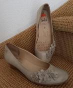 ZGAN!! Licht grijze pumps met sleehak van Caprice maat 40, Pumps, Ophalen of Verzenden, Zo goed als nieuw, Caprice