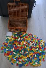 te koop 600 domino stenen in een rietenmand, Ophalen of Verzenden, Nieuw, Knutselen