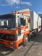 Volvo vrachtwagen FL 614 met oplegger., Ophalen