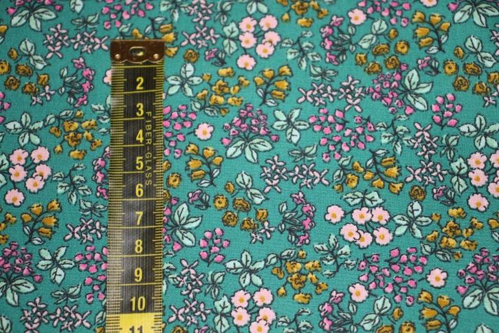 100% poplin katoen stof - Donker cyan bloemen #3657, Hobby en Vrije tijd, Stoffen en Lappen, Nieuw, Katoen, 120 cm of meer, 200 cm of meer