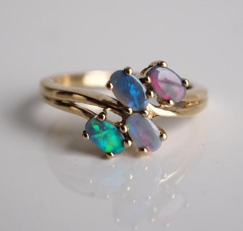 9 krt gouden ring met vuuropaal, Sieraden, Tassen en Uiterlijk, Ringen, Zo goed als nieuw, Dame, 17 tot 18, Goud, Goud, Met edelsteen