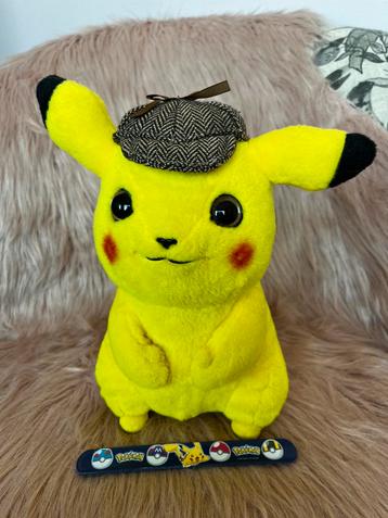 Detective pikachu knuffel en klaparmband van de pokemon film beschikbaar voor biedingen