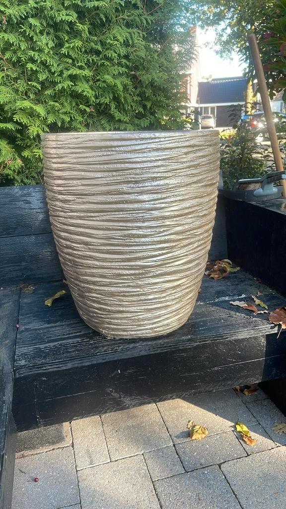 Mooie Bloempot - Stijlvol voor Binnen & Buiten!, Tuin en Terras, Bloempotten, Gebruikt, Overige materialen, Binnen, 40 tot 70 cm