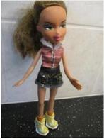 BRATZ DOLL met Kleding+schoentjes als NIEUW, Verzamelen, Poppen, Fashion Doll, Ophalen of Verzenden, Zo goed als nieuw