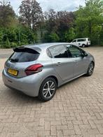 Peugeot 208 1.2 PureTech Allure 5 Deurs Navigatie apple carp, 83 pk, Stof, Gebruikt, 1199 cc