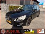 Volvo V60 2.0 T5 Summum | AUTOMAAT|LEER | NAVIGATIE | 17 INC, Euro 5, 4 cilinders, Zwart, 83 €/maand