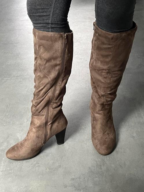 ZGAN Comfortabele donkerbruine suède achtige laarzen maat 39, Kleding | Dames, Schoenen, Zo goed als nieuw, Hoge laarzen, Bruin
