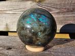 Mooie labradoriet bol 76 mm, Verzamelen, Mineralen en Fossielen, Ophalen of Verzenden, Mineraal