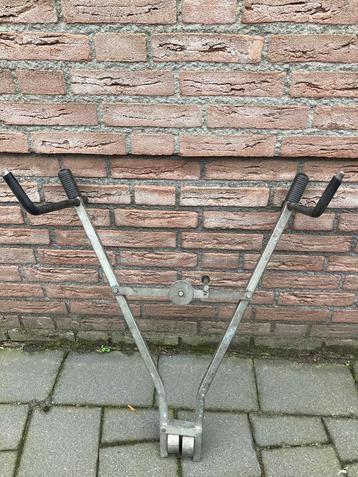 Fietsendrager - Thuisbrenger beschikbaar voor biedingen