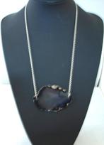 zilverkleurige ketting met agaat geode schijf zwart, Ophalen of Verzenden, Nieuw, Zwart, Overige materialen