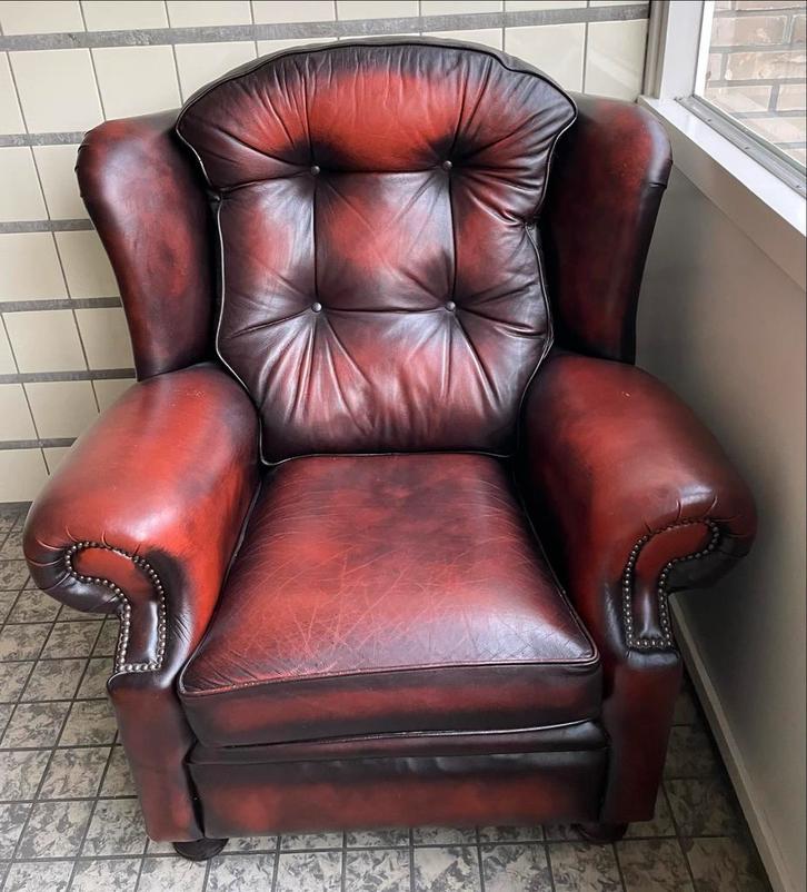 Engelse Springvale Chesterfield Suzanne Fauteuil, Huis en Inrichting, Fauteuils, Gebruikt, Leer, 75 tot 100 cm, Ophalen