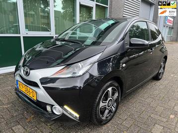Toyota Aygo 1.0 VVT-i x-sport - 1E EIGENAAR - CAMERA - LED ! beschikbaar voor biedingen
