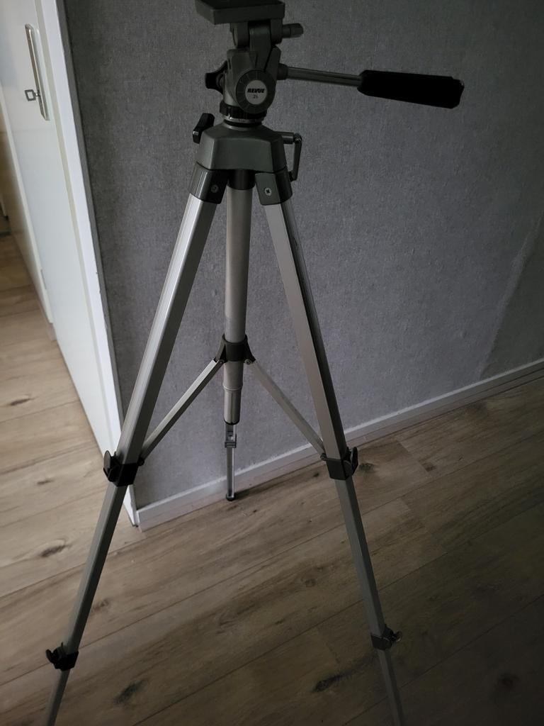 Statief Revue 25 - Goed Onderhouden, Gebruikt, Minder dan 150 cm, Met balhoofd, Ophalen of Verzenden