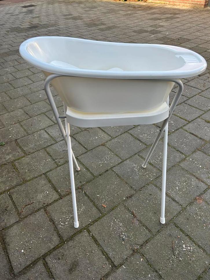 Babybadje met standaard en inzet, Kinderen en Baby's, Badjes en Verzorging, Gebruikt, Badje, Overige merken, Standaard, Ophalen