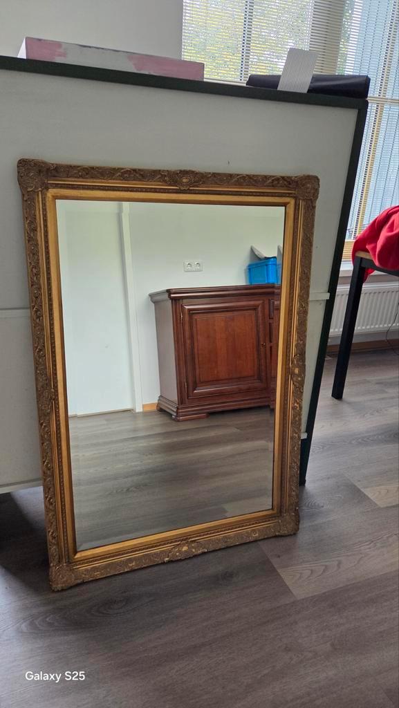 Mooie Spiegel met Gouden Lijst, Antiek en Kunst, Antiek | Spiegels, 50 tot 100 cm, 100 tot 150 cm, Rechthoekig, Ophalen of Verzenden