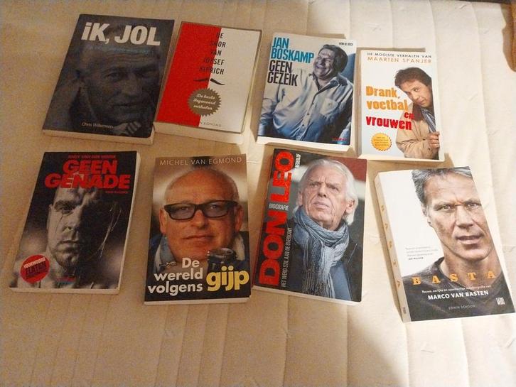 Voetbalboeken, Boeken, Sportboeken, Gelezen, Balsport, Ophalen of Verzenden