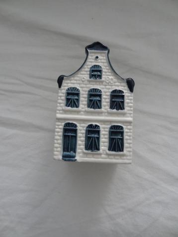 KLM huisje 5 - leeg beschikbaar voor biedingen