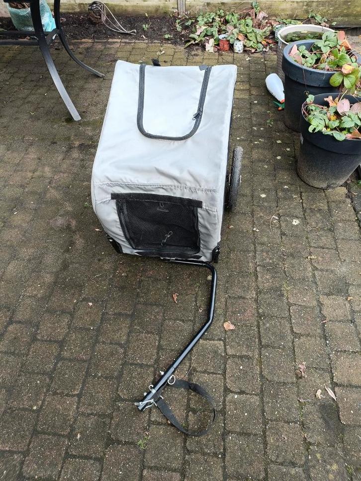 Hondenfietskar - veilig en comfortabel!, Fietsen en Brommers, Fietsaccessoires | Aanhangers en Karren, Gebruikt, Hondenkar, 20 tot 40 kg