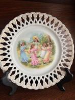 Antieke decoratieve bordjes met kinderscènes, Ophalen