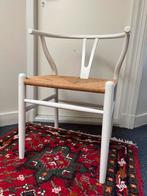 Wishbone stoel designed by Hans j. Wegner -nieuwe uitvoering, Huis en Inrichting, Stoelen, Ophalen, Gebruikt, Wit, Eén
