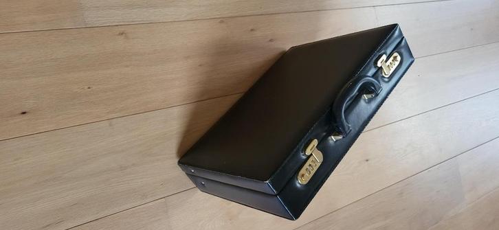 Originele vintage zwart leren attachékoffer., Sieraden, Tassen en Uiterlijk, Koffers, Leer, Minder dan 50 cm, Minder dan 35 cm