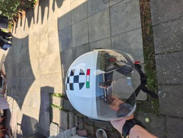 Scooter helm beschikbaar voor biedingen