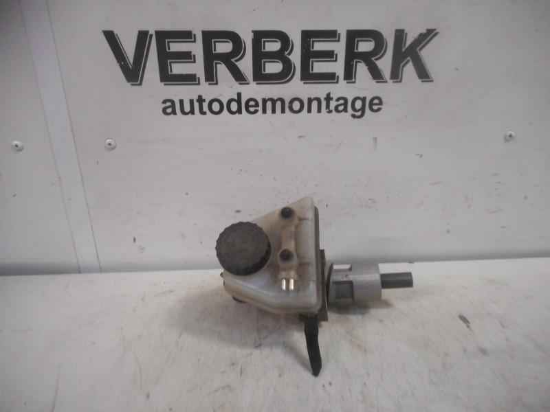 Hoofdremcilinder Mercedes-Benz 190 (W201) (1990-04/1993-08), Gebruikt, Mercedes-Benz AG, Mercedes-Benz, Mercedesstraße 120, Stuttgart 70372, , Duitsland