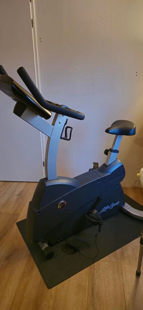 Life Fitness C1 Go hometrainer, Ophalen, Gebruikt, Metaal, Benen
