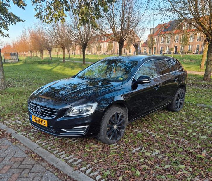 Volvo V60 D6 315pk Plug-in Hybrid 2013 Zwart, Auto's, Volvo, Particulier, V60, Hybride Elektrisch/Diesel, Plug-in hybride, A, Stationwagon