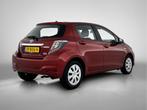 Toyota Yaris 1.5 Full Hybrid Comfort (bj 2014, automaat), Gebruikt, Zwart, 4 cilinders, Bedrijf