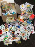 Doosje met honderden Stickers ongeveer 2 kilo, Ophalen of Verzenden, Gebruikt, Meerdere stickers