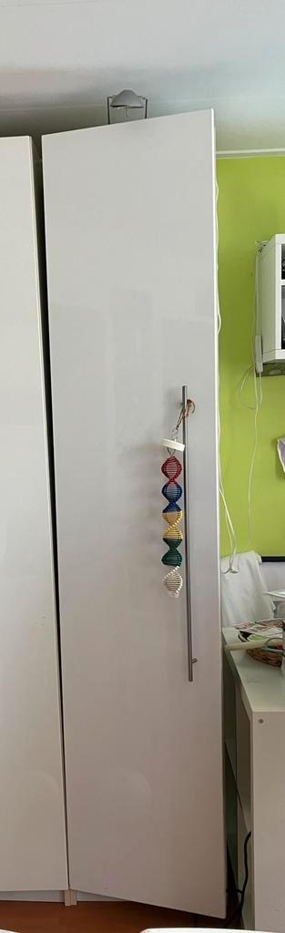 Ikea Pax kast met witte hoogglans deur - afbeelding 1