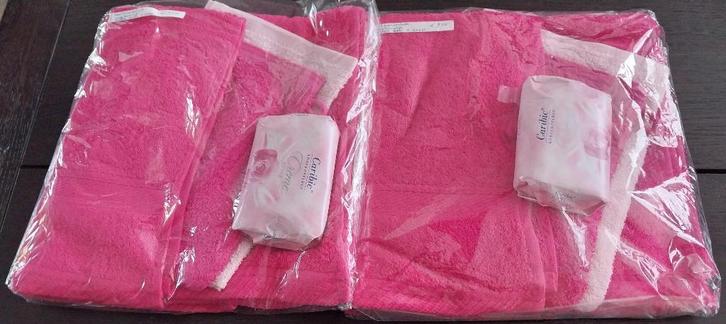Badhanddoek, gastendoek en meer..., Huis en Inrichting, Badkamer | Badtextiel en Accessoires, Nieuw, Overige kleuren, Ophalen of Verzenden