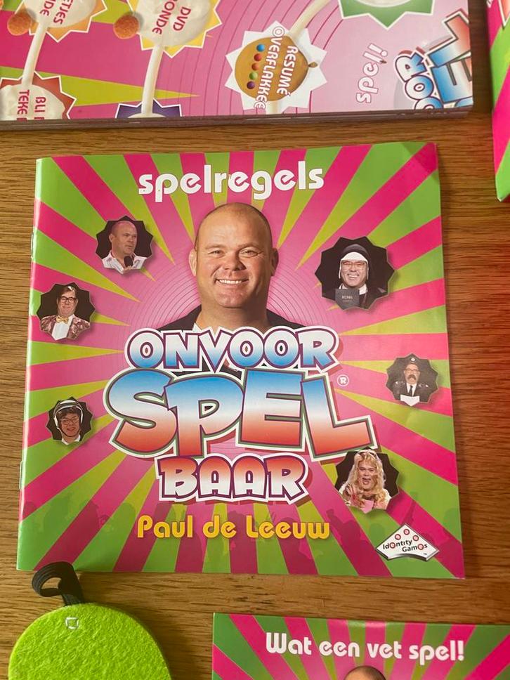 Onvoor Spelbaar Paul de Leeuw Bordspel met dvd, Hobby en Vrije tijd, Gezelschapsspellen | Bordspellen, Zo goed als nieuw, Drie of vier spelers