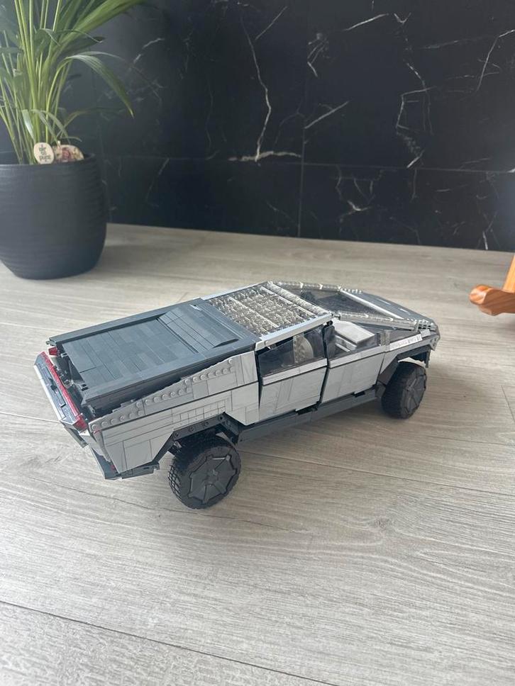 Lego Tesla Cybertruck - 48 cm Model - Mega cyber truck, Kinderen en Baby's, Speelgoed | Duplo en Lego, Zo goed als nieuw, Lego